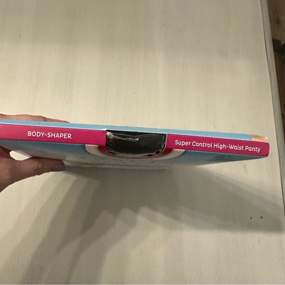 Assets Red Hot Label by SPANX Super Control HighWaist Black Brief Panty Sz 6 NWT - Picture 6 of 8